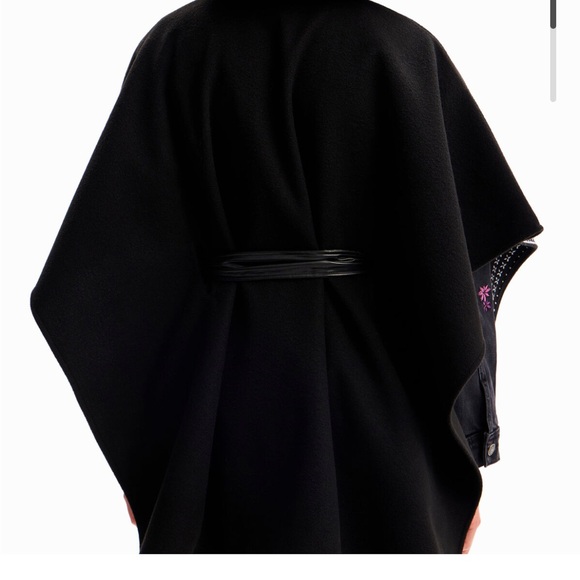 EMBROIDERED BELTED PONCHO CAPE - Picture 5 of 7